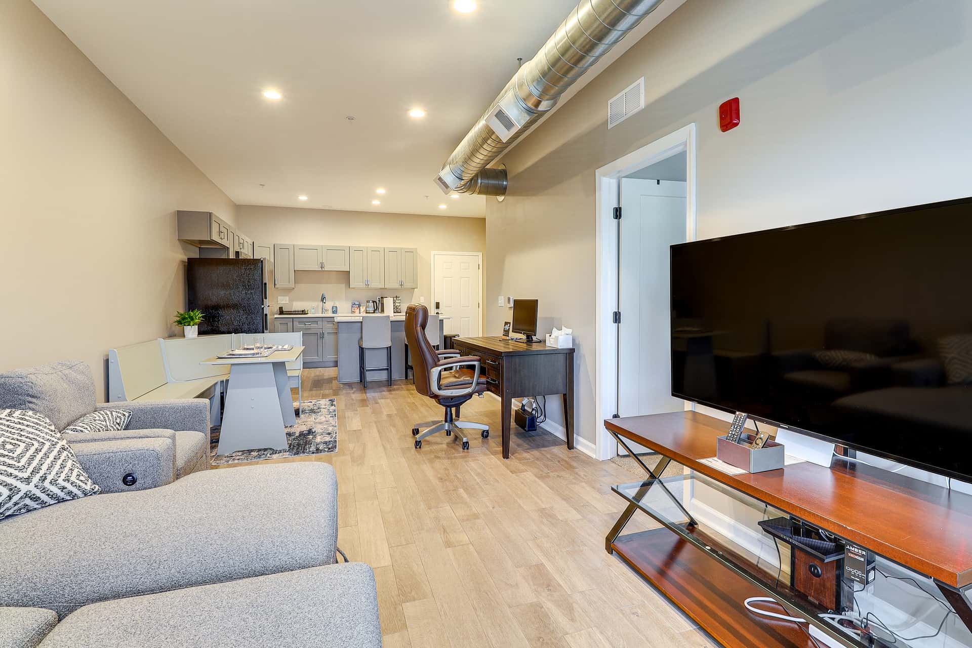 Explore the City! Walkable Lawrenceville Condo