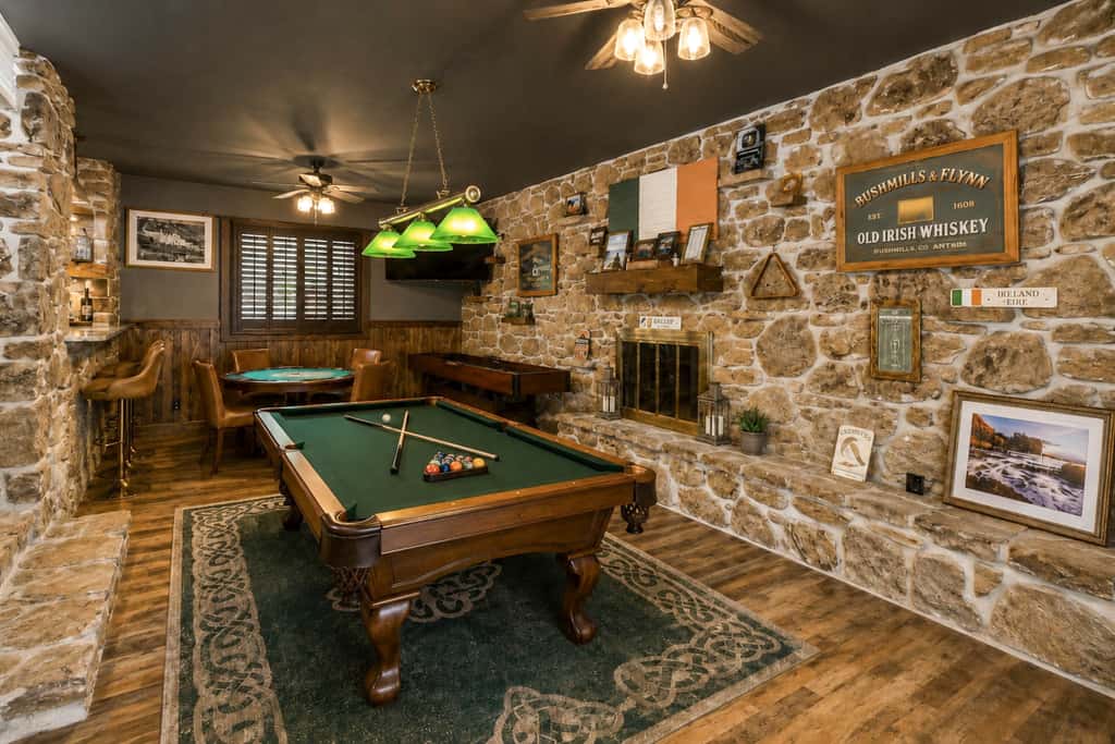 Pub, Hot Tub, Game Room, Monkey Island Waterfront
