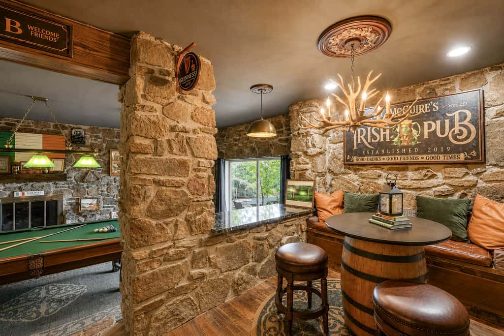 Pub, Hot Tub, Game Room, Monkey Island Waterfront