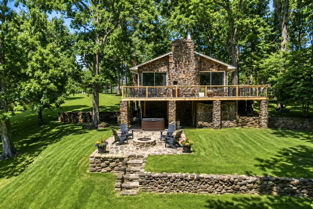 Pub, Hot Tub, Game Room, Monkey Island Waterfront