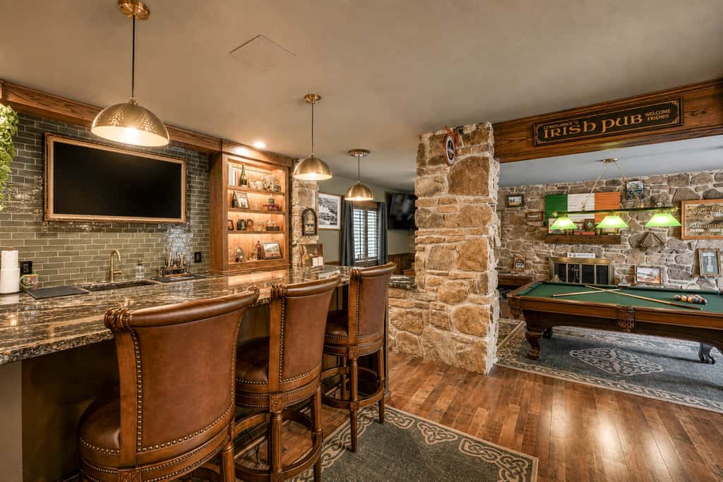 Pub, Hot Tub, Game Room, Monkey Island Waterfront