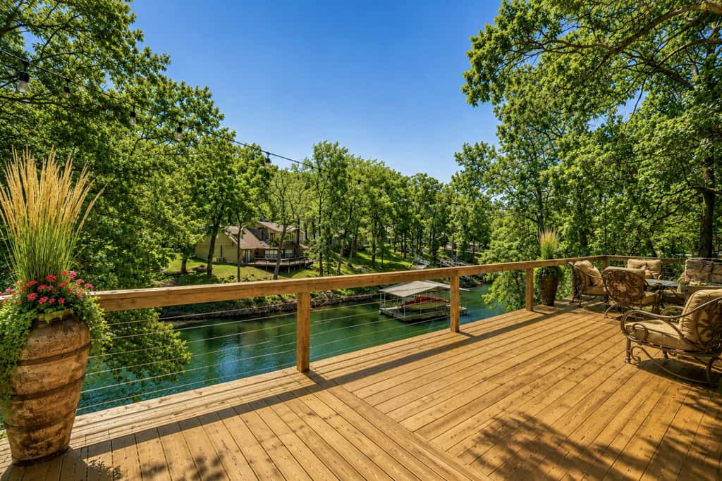 Pub, Hot Tub, Game Room, Monkey Island Waterfront