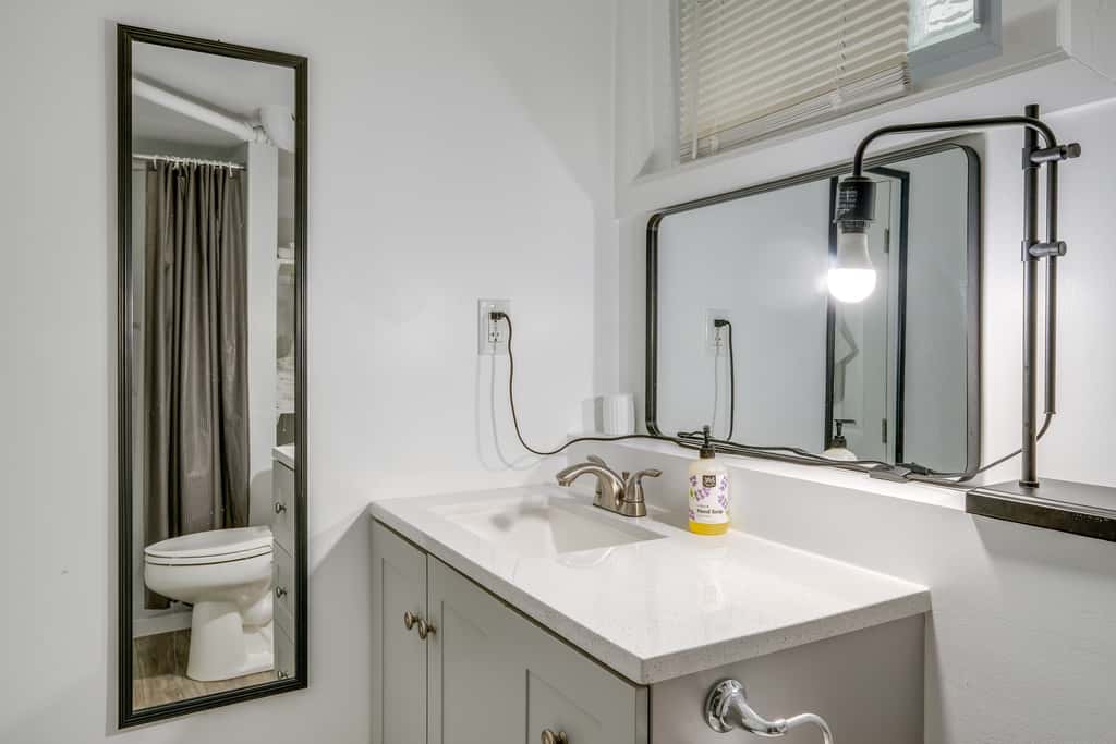 1 Mi to the Metro! Centrally Located Apt Near DC