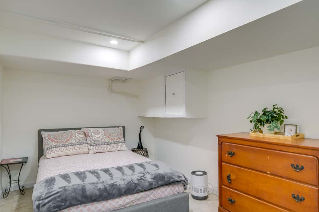 1 Mi to the Metro! Centrally Located Apt Near DC