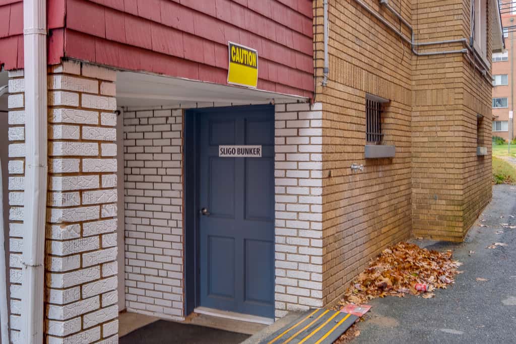 1 Mi to the Metro! Centrally Located Apt Near DC