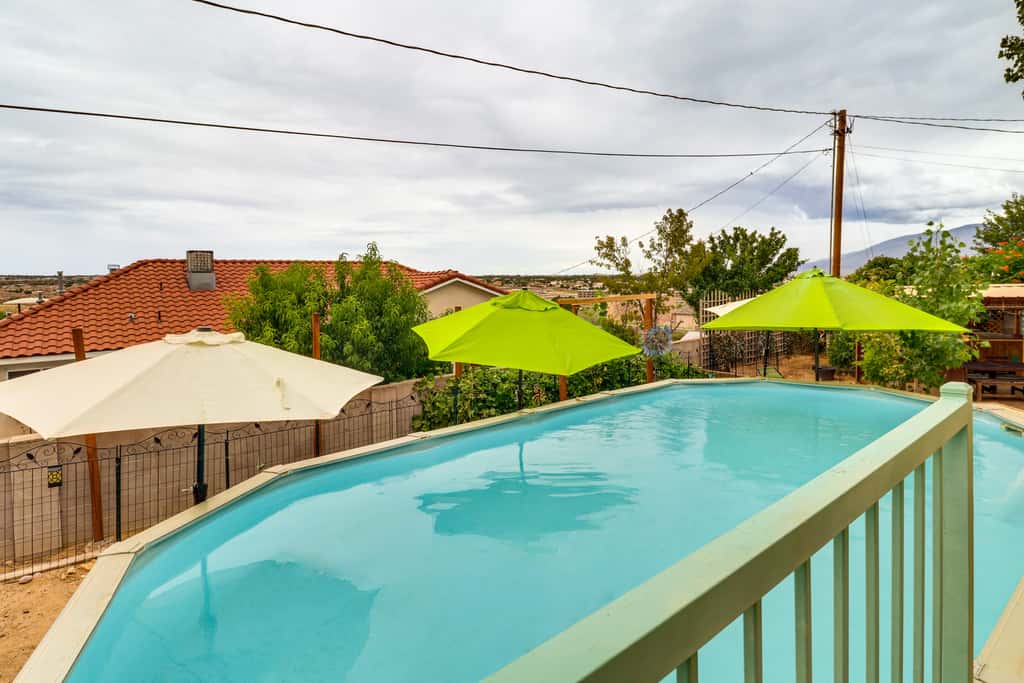6 Mi to Balloon Fiesta | Patio & Outdoor Bar