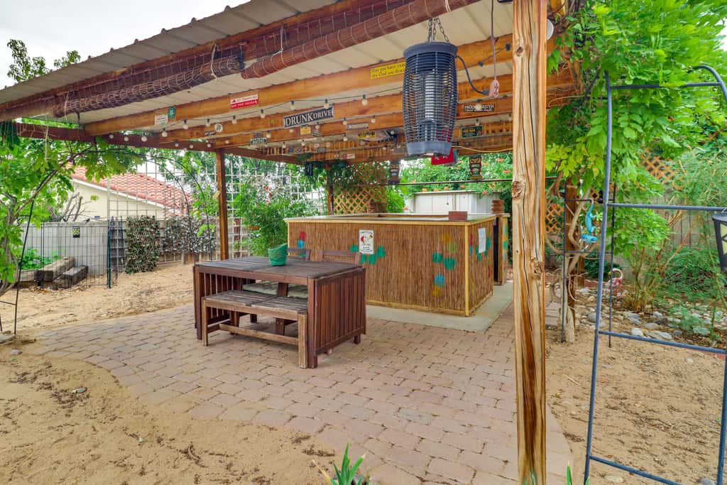 6 Mi to Balloon Fiesta | Patio & Outdoor Bar
