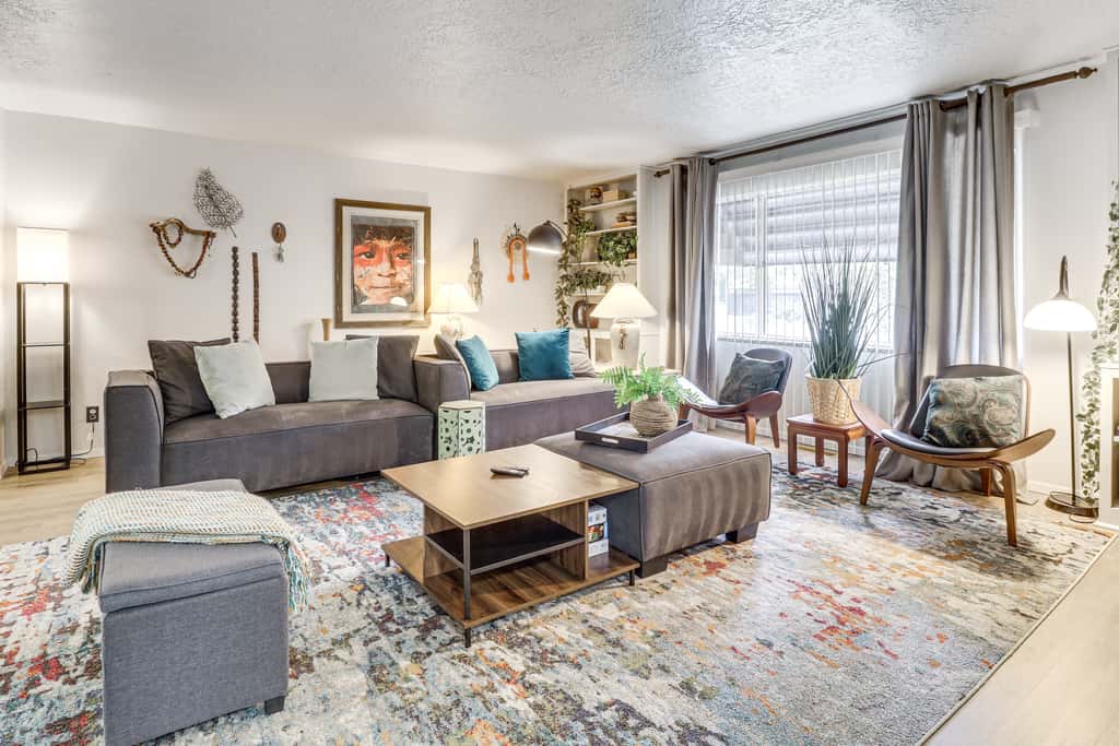 Walk to UNM! Quiet Extended Escape w/ Patio