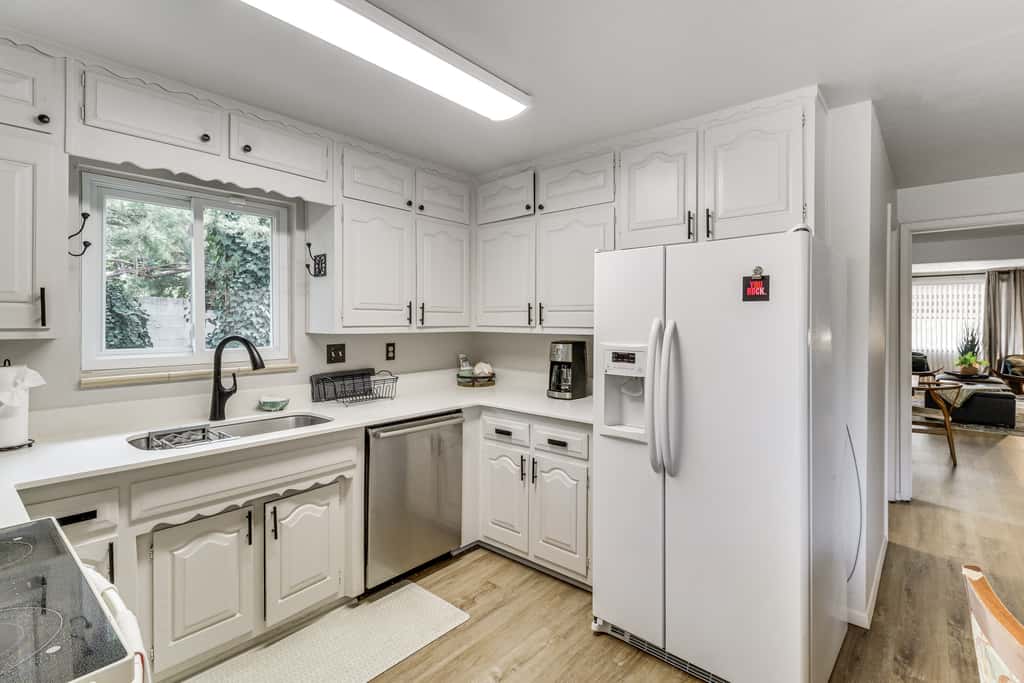 Walk to UNM! Quiet Extended Escape w/ Patio