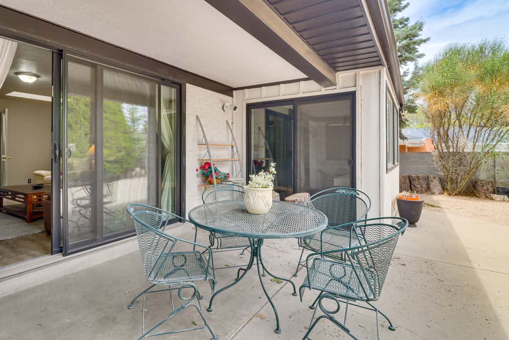 Walk to UNM! Quiet Extended Escape w/ Patio