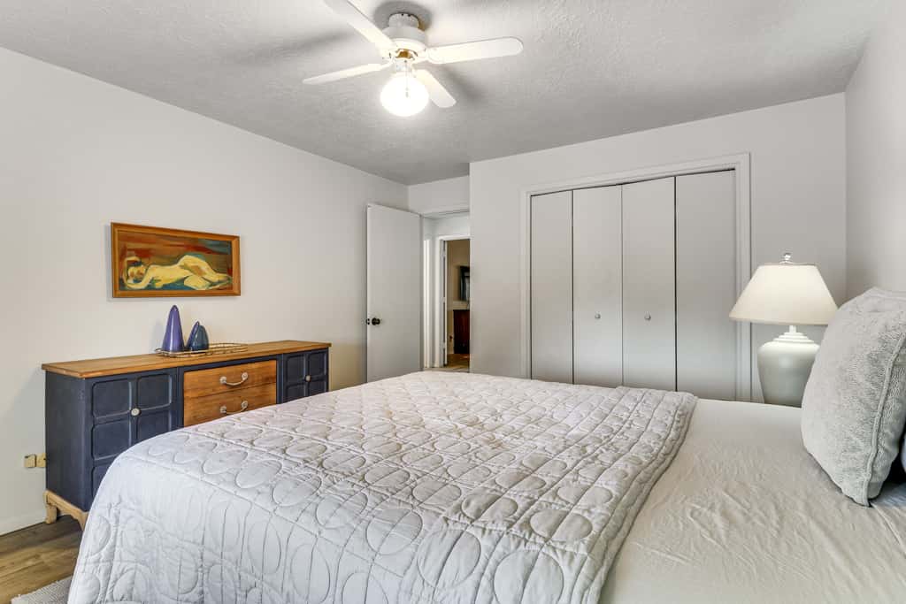 Walk to UNM! Quiet Extended Escape w/ Patio
