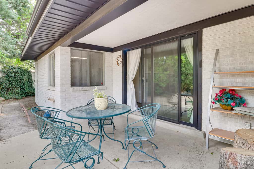 Walk to UNM! Quiet Extended Escape w/ Patio