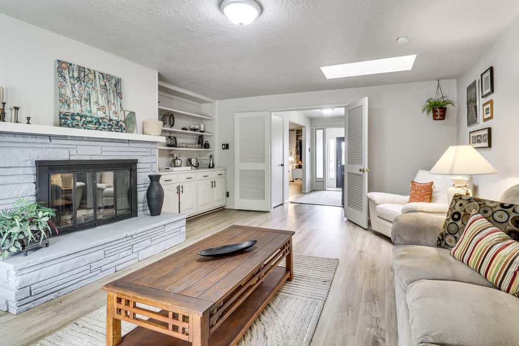 Walk to UNM! Quiet Extended Escape w/ Patio