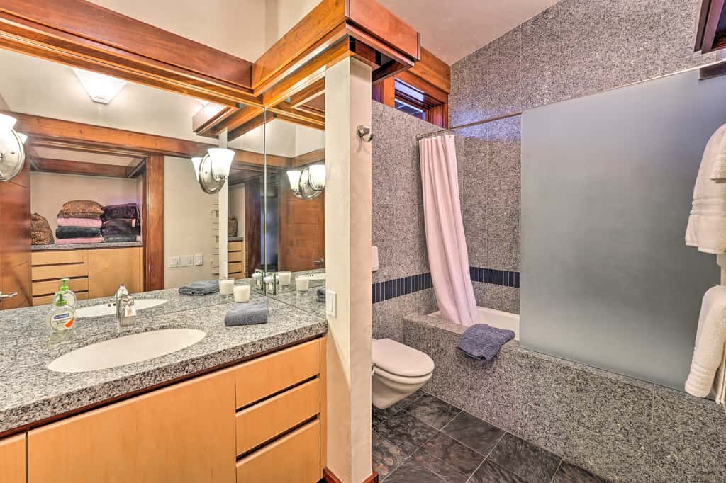 Sun Valley Estate w/ Private Pool, Theater & Gym