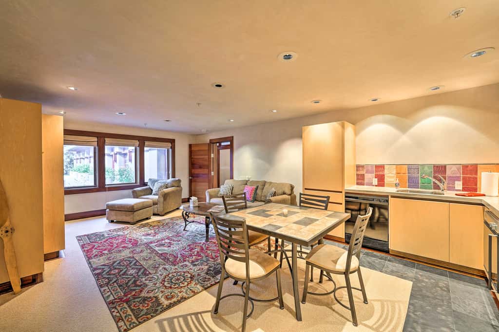 Sun Valley Estate w/ Private Pool, Theater & Gym