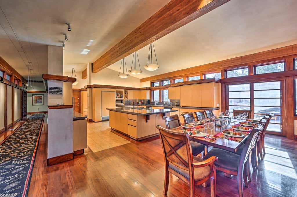 Sun Valley Estate w/ Private Pool, Theater & Gym