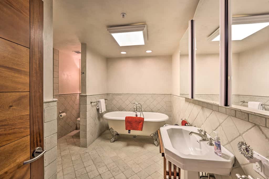 Sun Valley Estate w/ Private Pool, Theater & Gym
