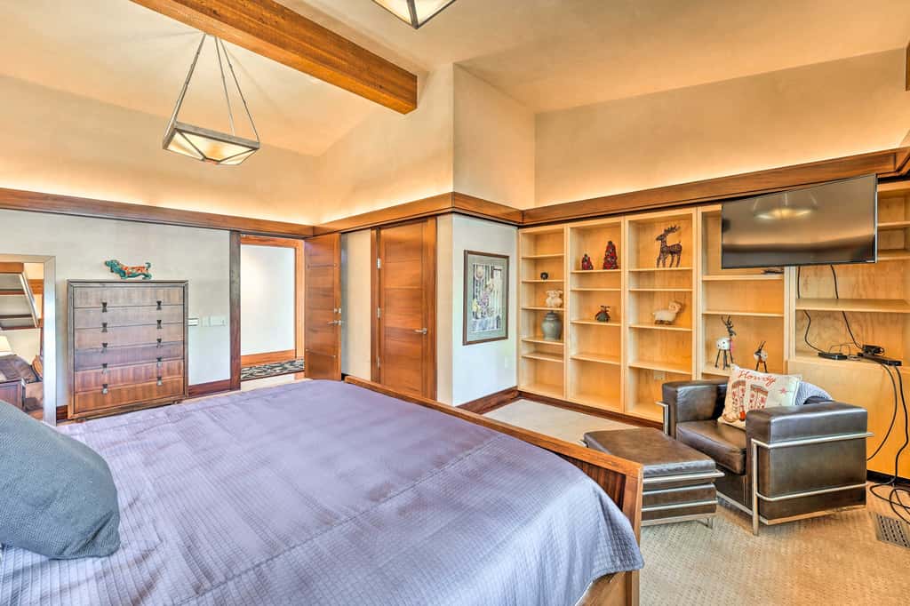 Sun Valley Estate w/ Private Pool, Theater & Gym