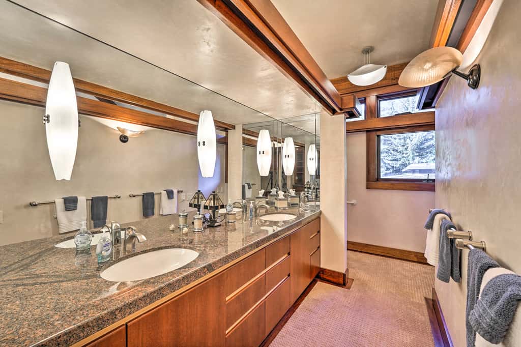 Sun Valley Estate w/ Private Pool, Theater & Gym