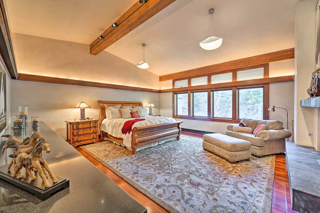 Sun Valley Estate w/ Private Pool, Theater & Gym