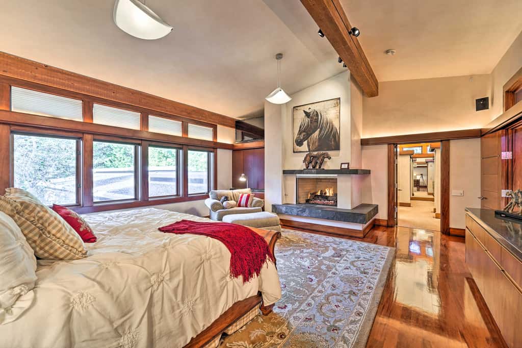 Sun Valley Estate w/ Private Pool, Theater & Gym