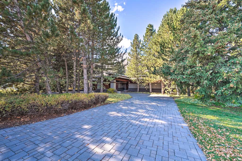 Sun Valley Estate w/ Private Pool, Theater & Gym
