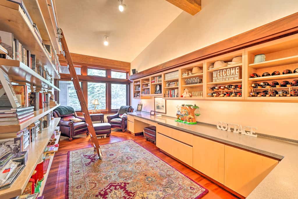 Sun Valley Estate w/ Private Pool, Theater & Gym