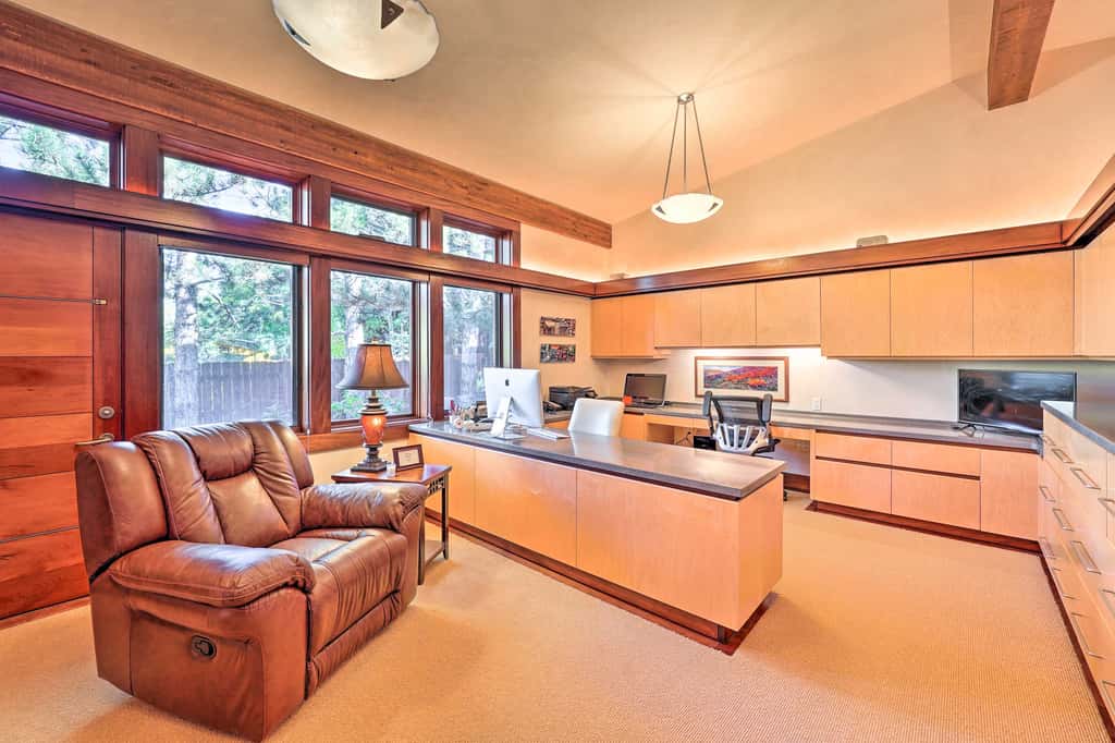 Sun Valley Estate w/ Private Pool, Theater & Gym