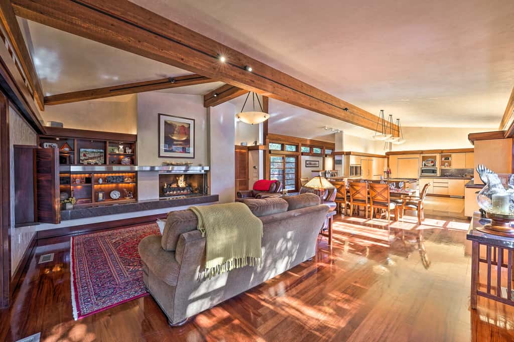 Sun Valley Estate w/ Private Pool, Theater & Gym