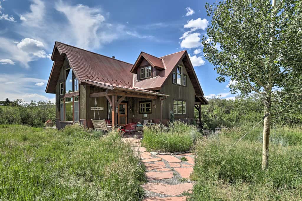 Solar-Powered Home w/ Mtn Views 33 Mi to Telluride