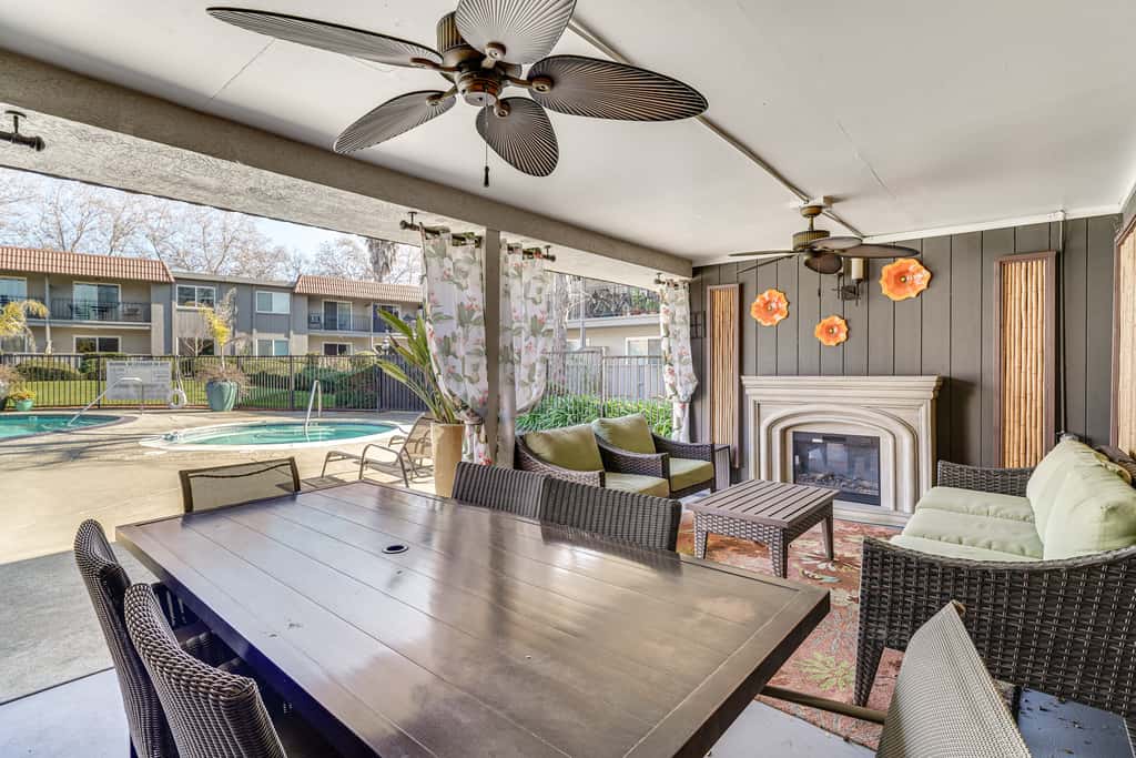 Shop, Hike & Sip Wine: Pleasanton Gem w/ Balcony!