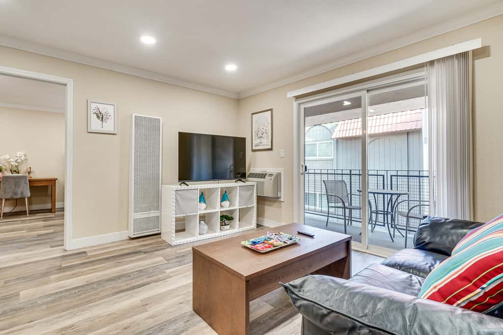Shop, Hike & Sip Wine: Pleasanton Gem w/ Balcony!