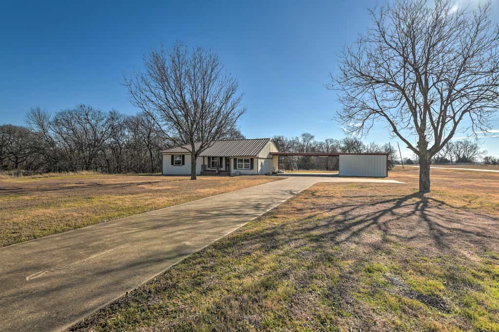 Charming Palmer Family Home on 5 Acres!