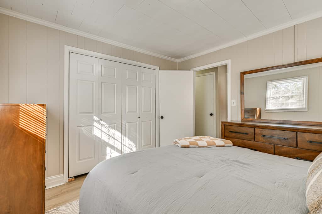 2 Mi to Uptown Lexington: Pet-Friendly Getaway!
