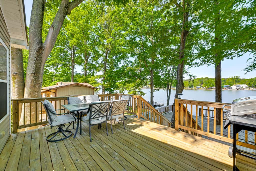 Private Dock! High Rock Lake Getaway in Lexington