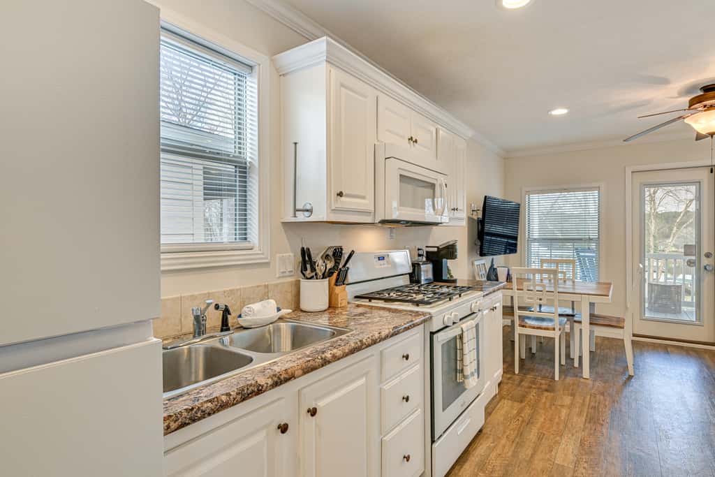 Boat & Fish: Waterfront Gem in Sherrills Ford!