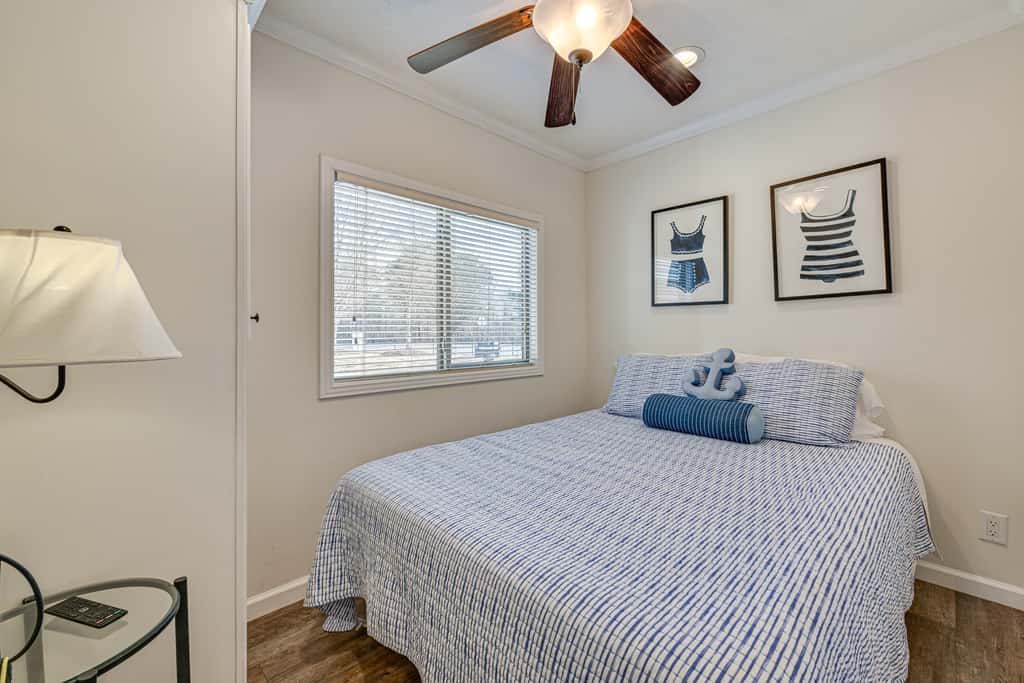 < 1 Mi to Lake Norman Marina: Home w/ Pool Access