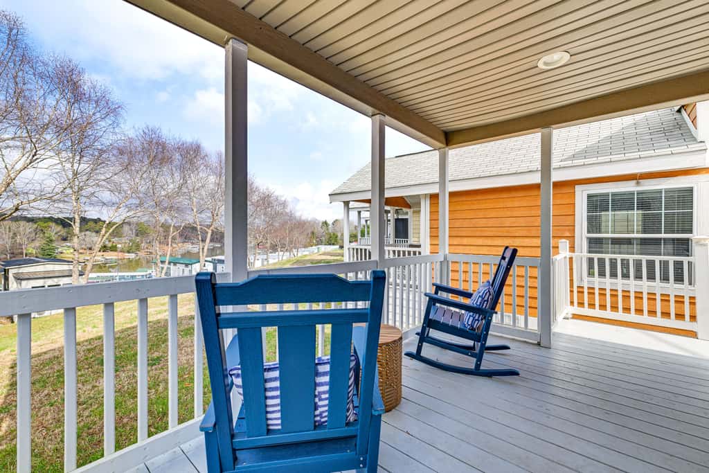 < 1 Mi to Lake Norman Marina: Home w/ Pool Access