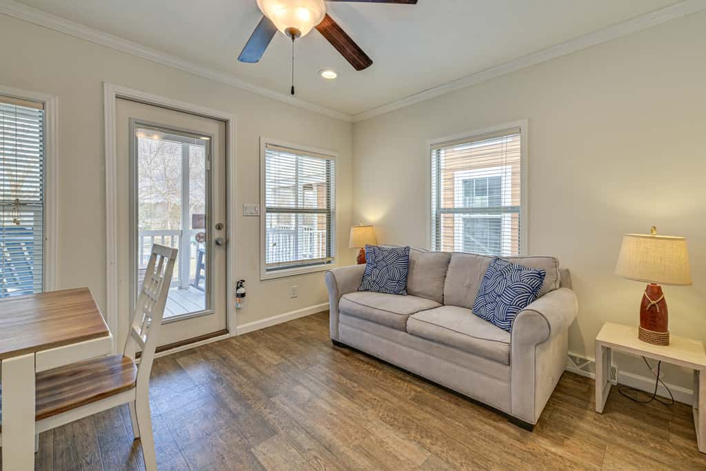 < 1 Mi to Lake Norman Marina: Home w/ Pool Access