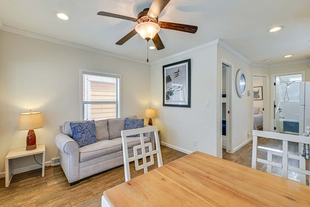 < 1 Mi to Lake Norman Marina: Home w/ Pool Access