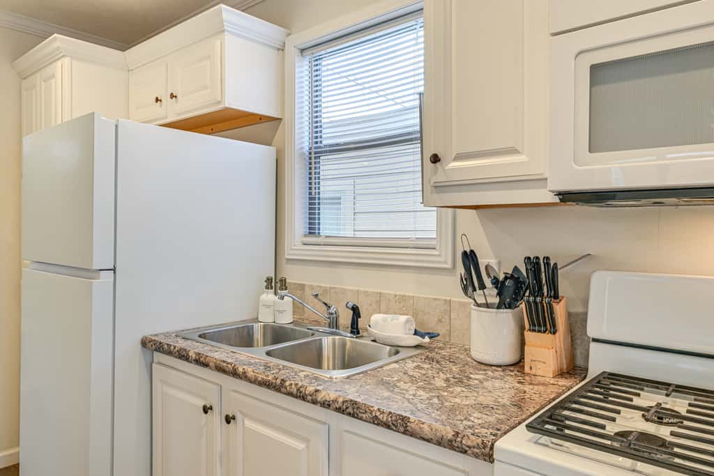 < 1 Mi to Lake Norman Marina: Home w/ Pool Access