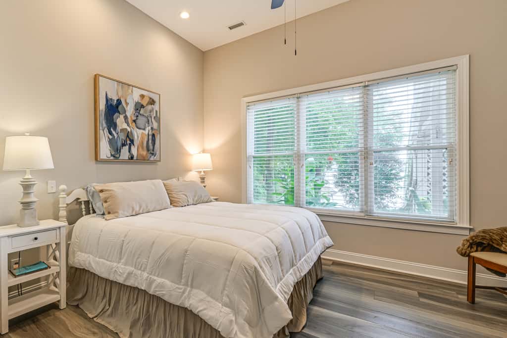 'Sunset Central' - Lake Norman Getaway with Dock