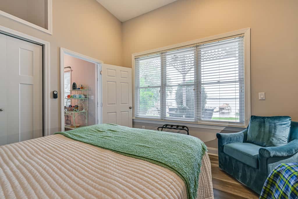'Sunset Central' - Lake Norman Getaway with Dock