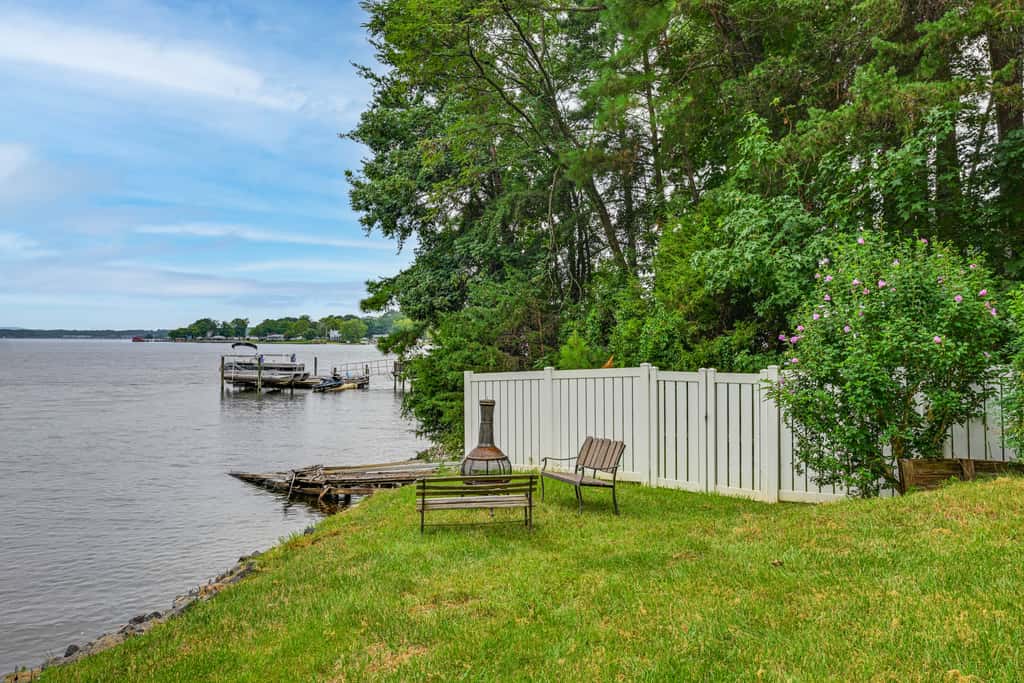 'Sunset Central' - Lake Norman Getaway with Dock