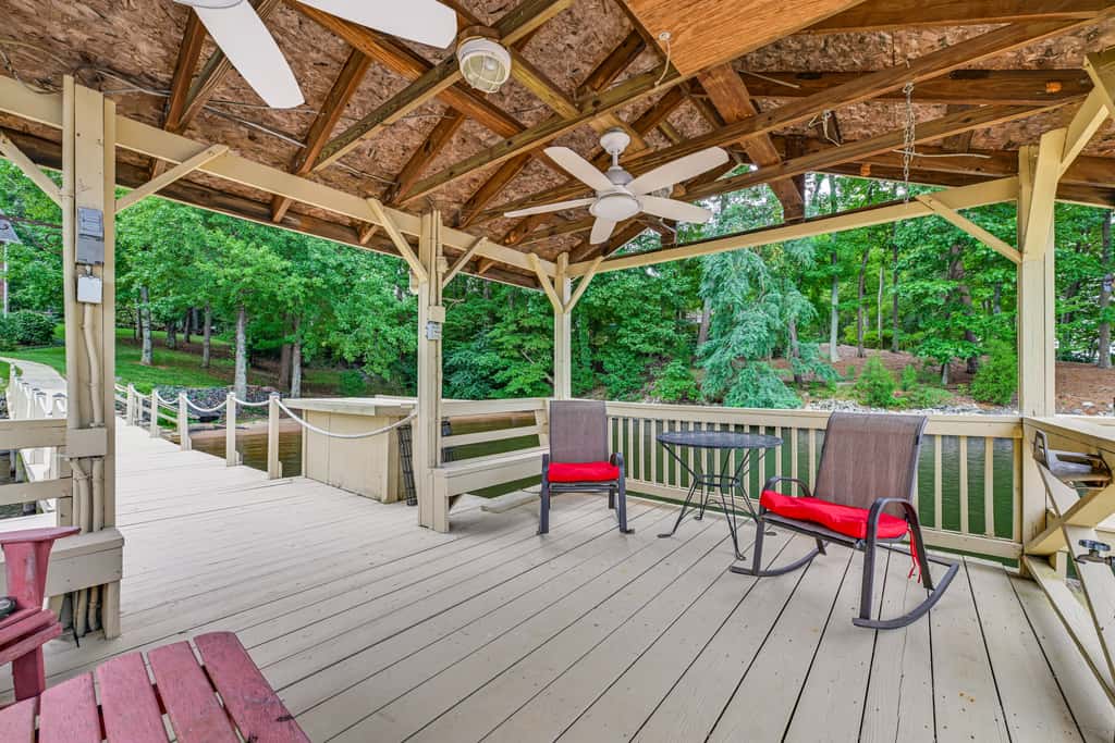 'Sunset Central' - Lake Norman Getaway with Dock