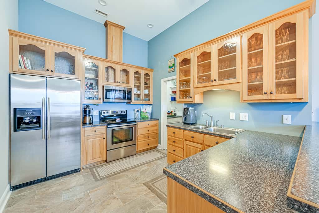 'Sunset Central' - Lake Norman Getaway with Dock