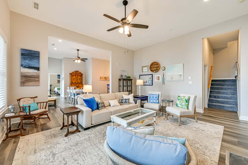 'Sunset Central' - Lake Norman Getaway with Dock
