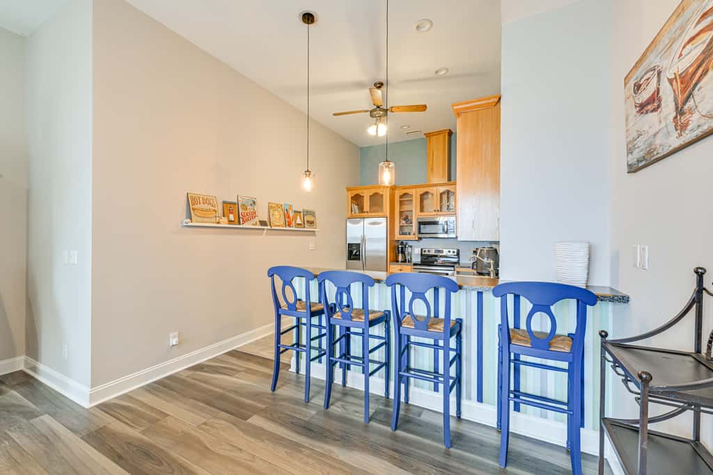 'Sunset Central' - Lake Norman Getaway with Dock