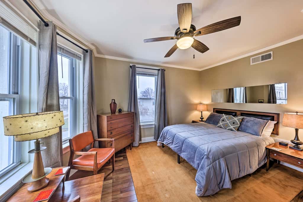 Unique Kansas City Apt: Walk to KC Streetcar Stop!