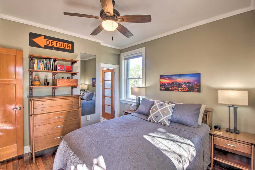 Unique Kansas City Apt: Walk to KC Streetcar Stop!